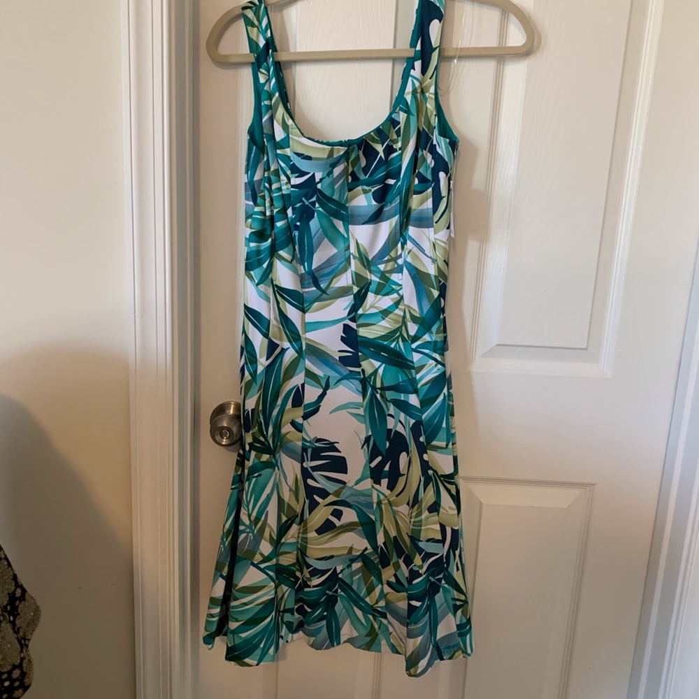 😎 NEW! Tropical Flowing Flirty Dress!